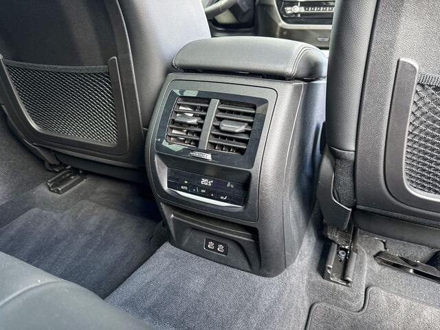 BMW X4 xDrive20i High Executive M-Sport Glazen Schuifdak / Getinte Ramen Achter / Binnen & Buitenspiegel Automatisch Dimmend / Stoelverwarming / Laser Light / Hifi