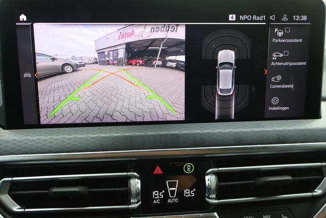 BMW X4 xDrive20i Business Edition Plus BTW Auto, Lederen interieur, Panormadak, Schuif- kanteldak, Apple Carplay, DAB