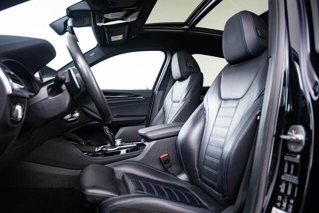 BMW X4 xDrive20i M Sport - Trekhaak - Panoramadak - Head up - Harman Kardon - Driving/parking Assistant Plus - Elektrisch verwarmde voorstoelen - Comfort Access - Sportstoelen - Active Protection -