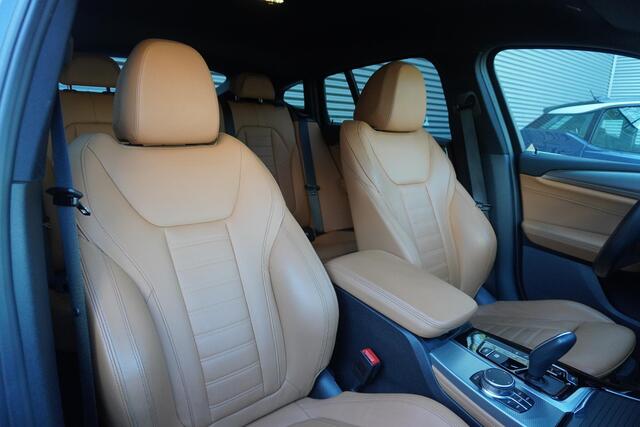 BMW X4 xDrive30i High Executive | 20 inch LM M Dubbelspaak | Trekhaak met elektrisch wegklapbare kogel | HiFi System | BMW Head-Up Display | Achteruitrijcamera