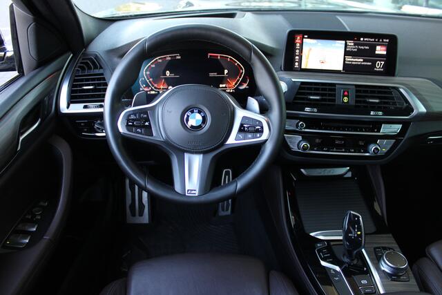 BMW X4 xDrive30i M Sport Automaat / Trekhaak / Panoramadak / Sportstoelen / Comfort Access / Head-Up / Adaptieve LED / Active Cruise Control