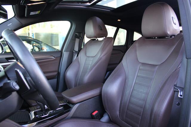 BMW X4 xDrive30i M Sport Automaat / Trekhaak / Panoramadak / Sportstoelen / Comfort Access / Head-Up / Adaptieve LED / Active Cruise Control