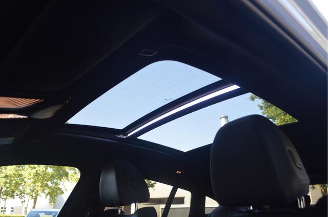BMW X4 xDrive20i Automaat / Panoramadak / Trekhaak / Sportstoelen / Comfort Access / Head-Up / Active Cruise Control / Adaptieve LED / Parking Assistant Plus