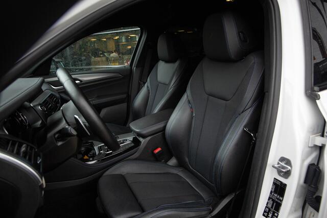 BMW X4 M40i High Executive , Trekhaak, M-sport, Memory seats elektrisch verstelbaar, Navigatie,