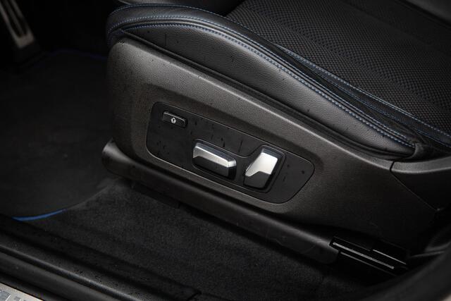 BMW X4 M40i High Executive , Trekhaak, M-sport, Memory seats elektrisch verstelbaar, Navigatie,