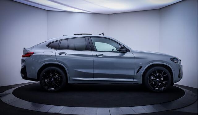 BMW X4 30iA M-SPORT High Executive SCHUIFDAK | MEMORY | HARMAN KARDON | CAMERA | ACC | CARPLAY | STOELVERW | LMV 21''