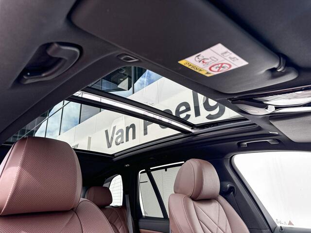 BMW X5 xDrive50e Launch Edition