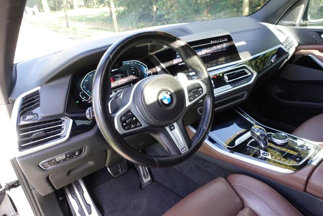 BMW X5 xDrive45e M-Sport High Executive 22 INCH Pano,Laser,Head up,H&K,Soft Close, Panorama-Glasdak Sky Lounge 1 eig Ned. Auto verw beker houders.