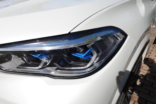BMW X5 xDrive45e M-Sport High Executive 22 INCH Pano,Laser,Head up,H&K,Soft Close, Panorama-Glasdak Sky Lounge 1 eig Ned. Auto verw beker houders.