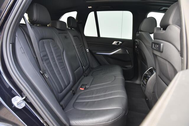 BMW X5 xDrive40i High Executive M-Sport M-Sport Glazen Schuifdak / 21 Inch / Electrische Zwenkhaak / Stoelverwarming / Clarity Glass / Selections