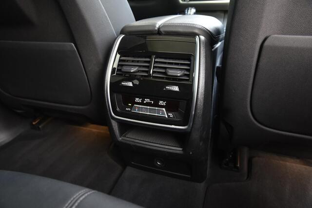 BMW X5 xDrive40i High Executive M-Sport M-Sport Glazen Schuifdak / 21 Inch / Electrische Zwenkhaak / Stoelverwarming / Clarity Glass / Selections