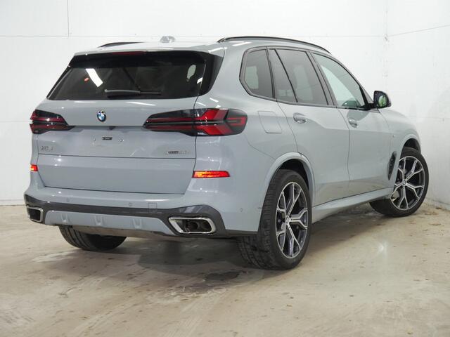 BMW X5 xDrive40i M-Sport | 21" | Panorama | Trekhaak | Massage | Lederen Dash | Comfortzetels