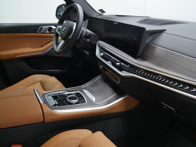 BMW X5 xDrive40i M-Sport | 21" | Panorama | Trekhaak | Massage | Lederen Dash | Comfortzetels