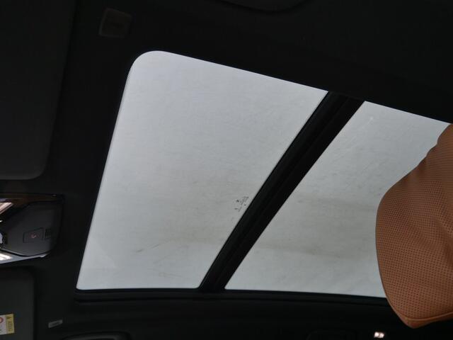 BMW X5 xDrive40i M-Sport | 21" | Panorama | Trekhaak | Massage | Lederen Dash | Comfortzetels