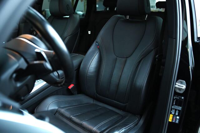 BMW X5 xDrive45e High Executive M Sport Automaat / Panoramadak / Trekhaak / Adaptive Air Suspension / Sportstoelen / Stoelverwarming / Parking Assistant / Driving Assistant Professional