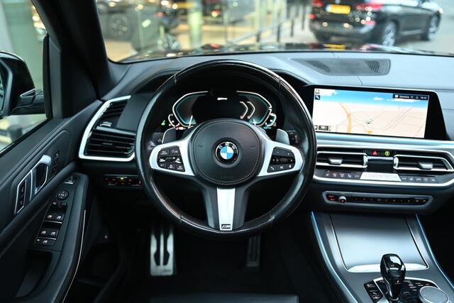 BMW X5 xDrive45e High Executive M Sport Automaat / Panoramadak / Trekhaak / Adaptive Air Suspension / Sportstoelen / Stoelverwarming / Parking Assistant / Driving Assistant Professional