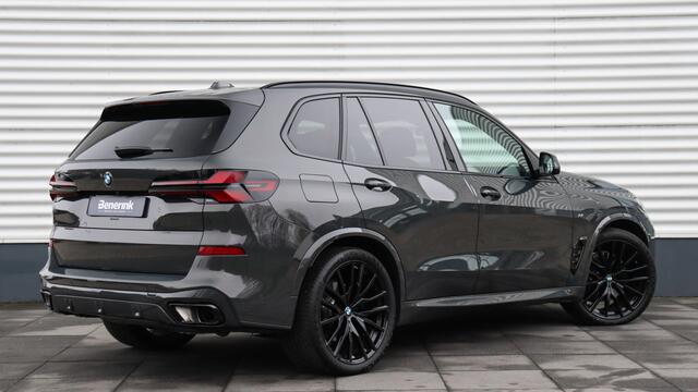 BMW X5 xDrive30d M-Sport Pro | Sky Lounge | Massage | Soft-Close | Harman/Kardon | Trekhaak | Standkachel | Achterasbesturing