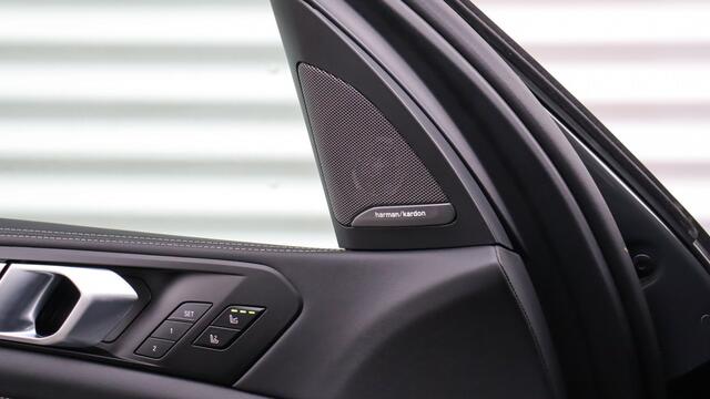 BMW X5 xDrive30d M-Sport Pro | Sky Lounge | Massage | Soft-Close | Harman/Kardon | Trekhaak | Standkachel | Achterasbesturing