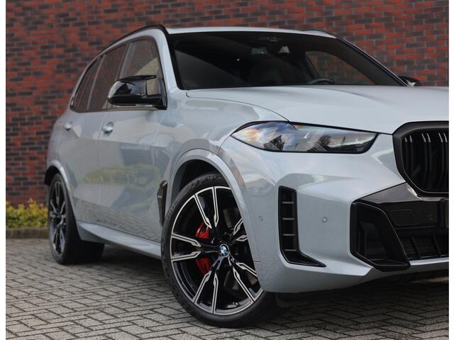 BMW X5 M60i xDrive *Vierwielsturing*Pano*Trekhaak*HUD*