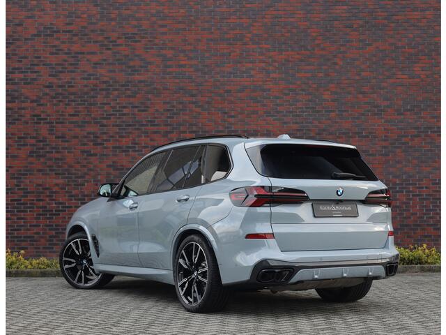 BMW X5 M60i xDrive *Vierwielsturing*Pano*Trekhaak*HUD*