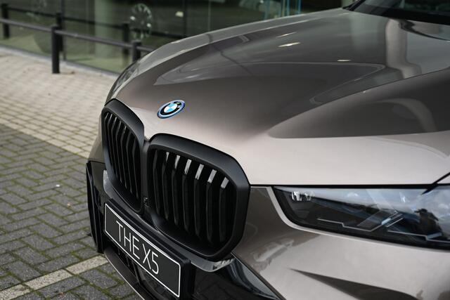 BMW X5 xDrive50e High Executive M Sport Automaat / Panoramadak Sky Lounge / Trekhaak / Bowers & Wilkins / Stoelventilatie / Adaptieve LED / Parking Assistant Professional