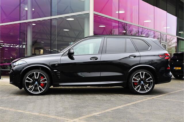 BMW X5 xDrive50e High Executive M Sport Automaat / Panoramadak / Adaptieve LED / Parking Assistant Professional / Gesture Control / Sportstoelen / Adaptief onderstel