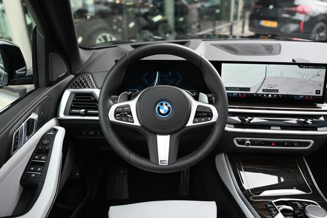 BMW X5 xDrive50e High Executive M Sport Automaat / Panoramadak / Adaptieve LED / Parking Assistant Professional / Gesture Control / Sportstoelen / Adaptief onderstel