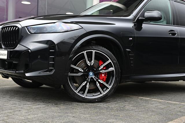 BMW X5 xDrive50e High Executive M Sport Automaat / Panoramadak / Adaptieve LED / Parking Assistant Professional / Gesture Control / Sportstoelen / Adaptief onderstel