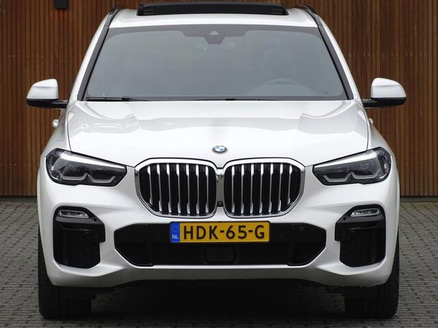 BMW X5 45e 394PK / M-Sport / Skylounge / 2020 / Harman Kardon / LED