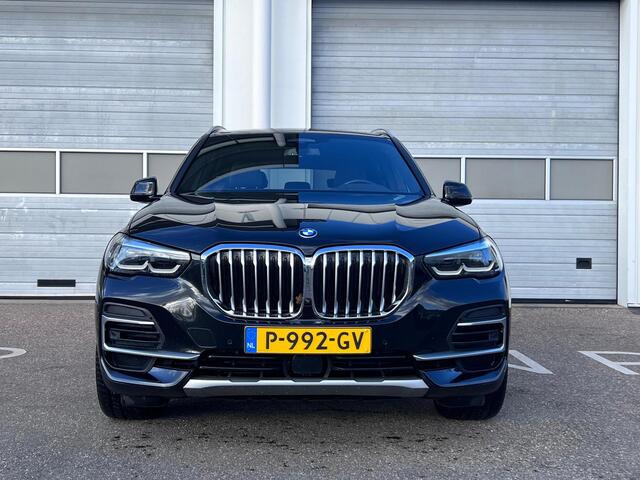 BMW X5 xDrive45e High Executive | Luchtvering | Trekhaak | Head Up | Alu velgen 20"