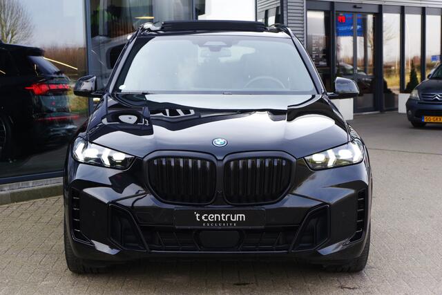 BMW X5 xDrive50e 490 PK M-Sport Pro PHEV, 4-Wielsturing, Panoramadak, Head-Up, Massage, Carbon Trim, Trekhaak, H/K Sound