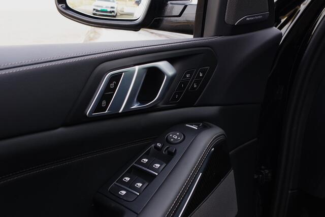 BMW X5 xDrive50e 490 PK M-Sport Pro PHEV, 4-Wielsturing, Panoramadak, Head-Up, Massage, Carbon Trim, Trekhaak, H/K Sound