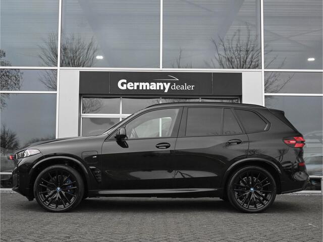 BMW X5 xDrive50e 489pk M-Sportpakket Pro Black optic Pano Tr-Haak H&K 22-Inch 360-Camera Carbon VOL!