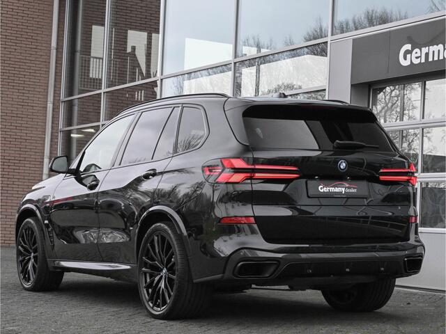 BMW X5 xDrive50e 489pk M-Sportpakket Pro Black optic Pano Tr-Haak H&K 22-Inch 360-Camera Carbon VOL!