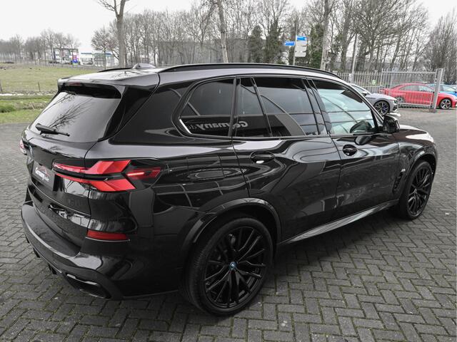 BMW X5 xDrive50e 489pk M-Sportpakket Pro Black optic Pano Tr-Haak H&K 22-Inch 360-Camera Carbon VOL!