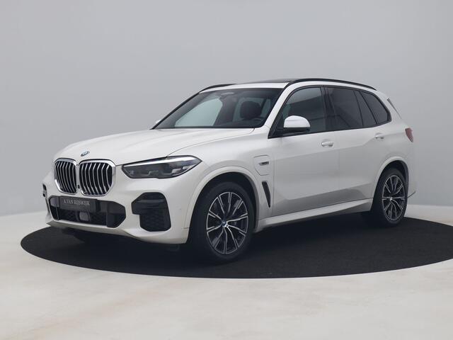 BMW X5 xDrive45e Executive M Sport | 360º | PANO | ADAPTIVE | LUCHTVERING | HUD | STOEL- EN STUURVERW.