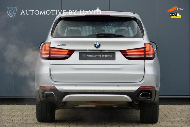 BMW X5 xDrive40e 245 pk HIGH EXECUTIVE AUTOMAAT / PANORAMADAK / ADAPTIEVE CRUISE CONTROL / HARMAN KARDON / ADAPTIEF ONDERSTEL / SOFT CLOSE / HEAD-UP DISPLAY