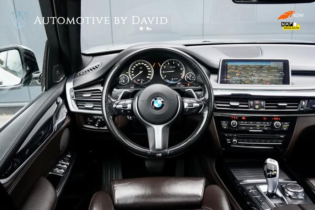 BMW X5 xDrive40e 245 pk HIGH EXECUTIVE AUTOMAAT / PANORAMADAK / ADAPTIEVE CRUISE CONTROL / HARMAN KARDON / ADAPTIEF ONDERSTEL / SOFT CLOSE / HEAD-UP DISPLAY