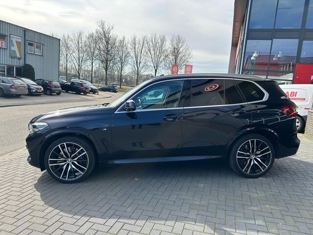 BMW X5 xDrive30d 266 pk High Executive M-Sportpakket / NL-Auto/ Dealer.Ond./ Head-Up/ Xenon-LED/ Pano-Dak/ Keyless/ Adap.Cruise/ Comfort-Stoelen/ Stoel.Verw/ Trekhaak