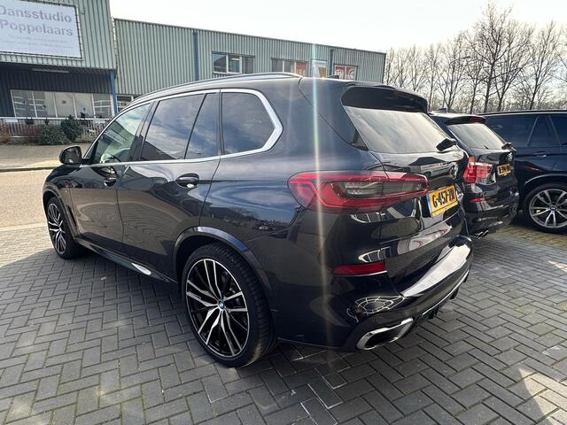 BMW X5 xDrive30d 266 pk High Executive M-Sportpakket / NL-Auto/ Dealer.Ond./ Head-Up/ Xenon-LED/ Pano-Dak/ Keyless/ Adap.Cruise/ Comfort-Stoelen/ Stoel.Verw/ Trekhaak