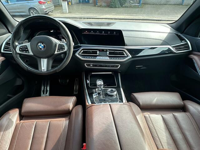 BMW X5 xDrive30d 266 pk High Executive M-Sportpakket / NL-Auto/ Dealer.Ond./ Head-Up/ Xenon-LED/ Pano-Dak/ Keyless/ Adap.Cruise/ Comfort-Stoelen/ Stoel.Verw/ Trekhaak