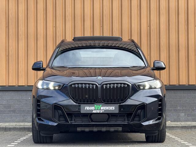 BMW X5 X-DRIVE 3.0D | M Pakket | 22'' lichtmetaal | Luchtvering | Trekhaak | 3500 Kg trekken | Panoramdak Sky Lounge | Bowers & Wilkins | BMW Individual Leder | X Offroad Pack | Alcantara Hemel |