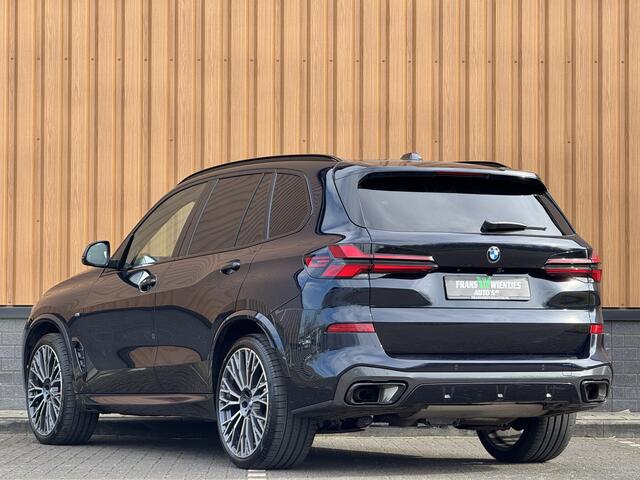 BMW X5 X-DRIVE 3.0D | M Pakket | 22'' lichtmetaal | Luchtvering | Trekhaak | 3500 Kg trekken | Panoramdak Sky Lounge | Bowers & Wilkins | BMW Individual Leder | X Offroad Pack | Alcantara Hemel |