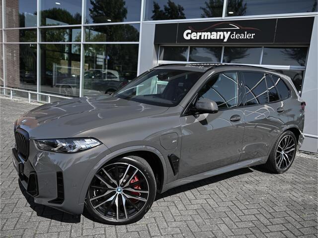 BMW X5 xDrive50e 489pk M-Sportpakket Black optic Ind-Dravit! Lucht Pano Zetels Tr-Haak HUD 22-Inch VOL!