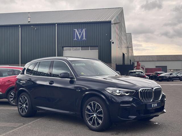 BMW X5 X5 M sport 45e | LUCHTVERING | STOEL/STUUR VERWARMING | DODE HOEK| PANO | BOMVOL|