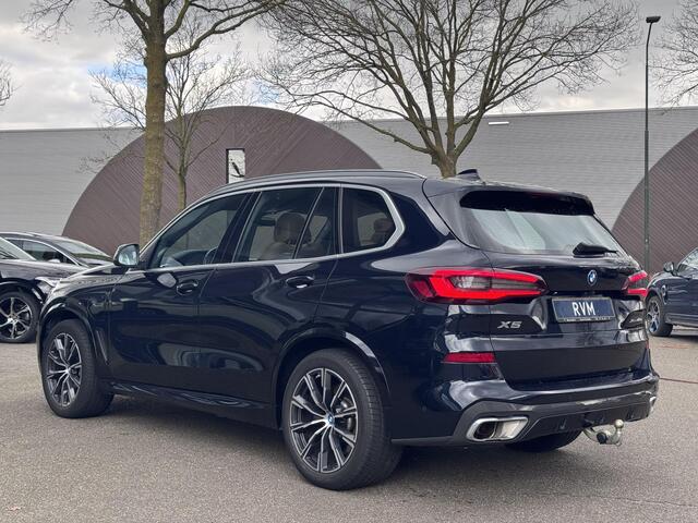 BMW X5 X5 M sport 45e | LUCHTVERING | STOEL/STUUR VERWARMING | DODE HOEK| PANO | BOMVOL|