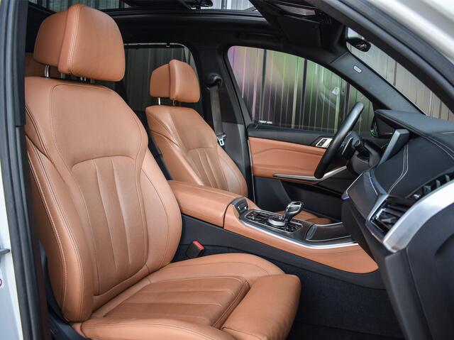 BMW X5 xDrive30d High Executive 7p. | NL AUTO | PANORAMADAK | LUCHTVERING | AMBIANCE VERLICHTING | 360 CAMERA | MASSAGE STOELEN | SOFT CLOSE | WARMTE COMFORT PAKKET | ELEKTR. TREKHAAK