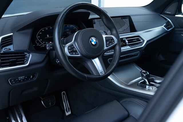 BMW X5 M-Sport 45e xDrive Panodak Luchtvering M Stoelen Skylounge 360 Memory ACC