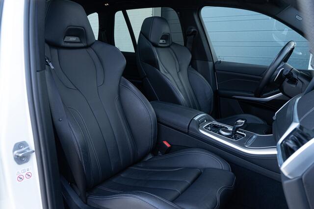 BMW X5 M-Sport 45e xDrive Panodak Luchtvering M Stoelen Skylounge 360 Memory ACC