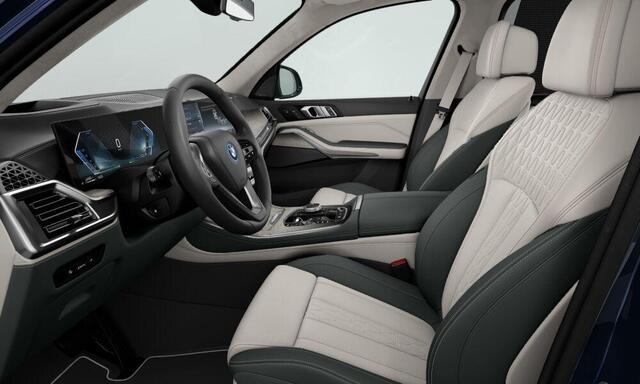 BMW X5 xDrive50e Trekhaak - panoramadak - Comfortstoelen - Warmte Comfort Pack - Stoel Massage/ventilatie- Parking/driving Assistant Professional - getinte/geluiddempende ruiten - Harman Kardon - Comfort Access